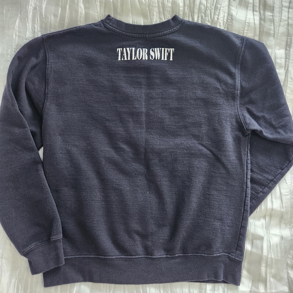 Taylor Swift Navy Blue Graphic Crewneck Sweater Size Medium - Picture 3 of 4